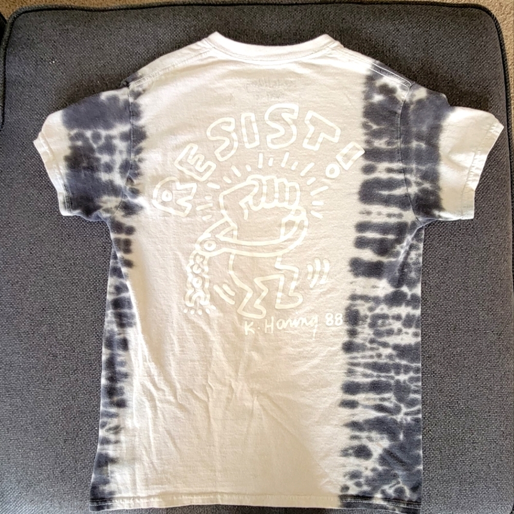 Keith Haring acid wash 'RESIST' tee t-shirt unisex size S graffiti streetwear